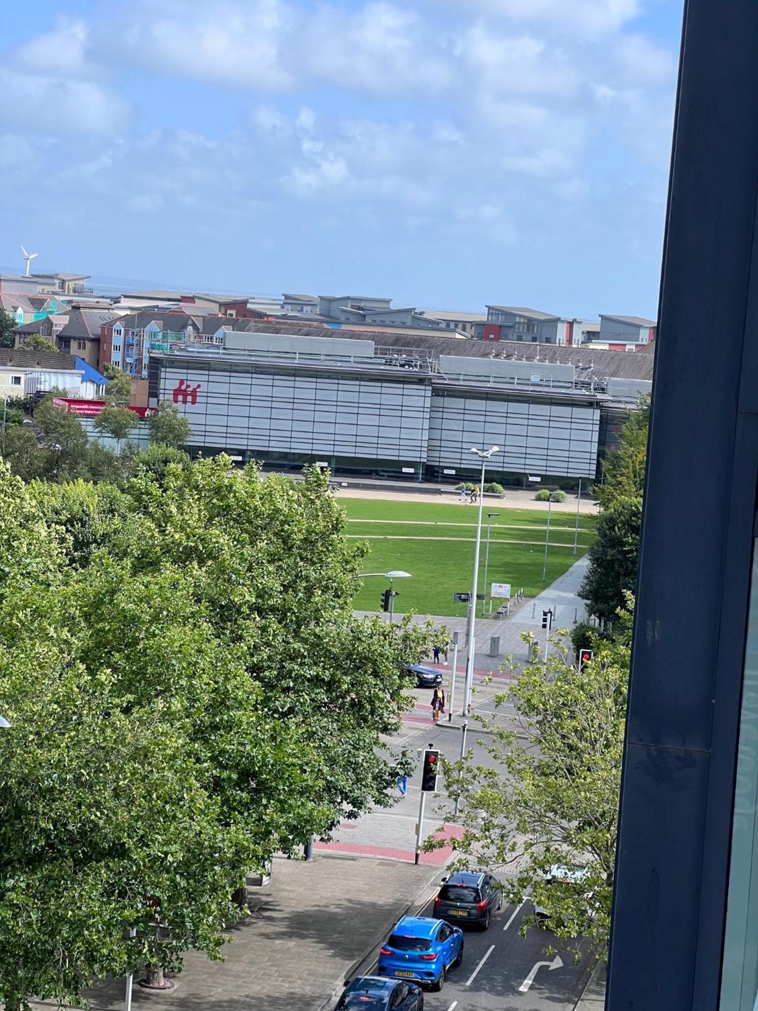 Great City Centre Getaway Apartment 2 Bed Near The Beach And Shopping Area Swansea Eksteriør bilde