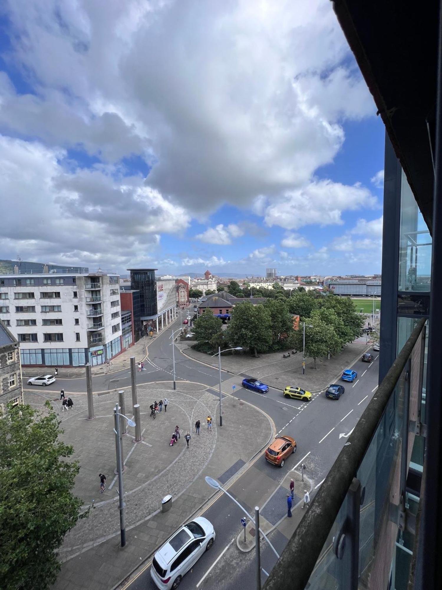 Great City Centre Getaway Apartment 2 Bed Near The Beach And Shopping Area Swansea Eksteriør bilde