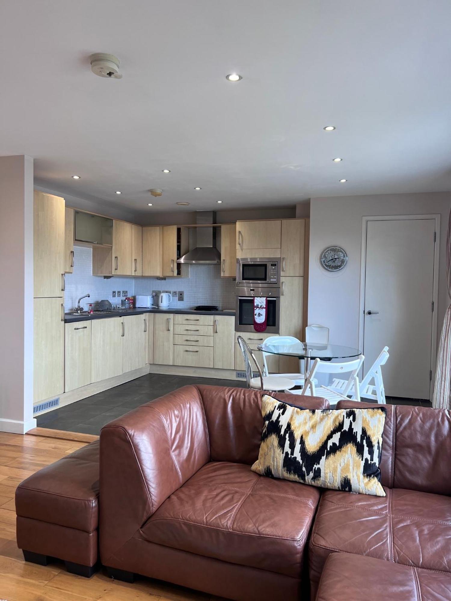 Great City Centre Getaway Apartment 2 Bed Near The Beach And Shopping Area Swansea Eksteriør bilde