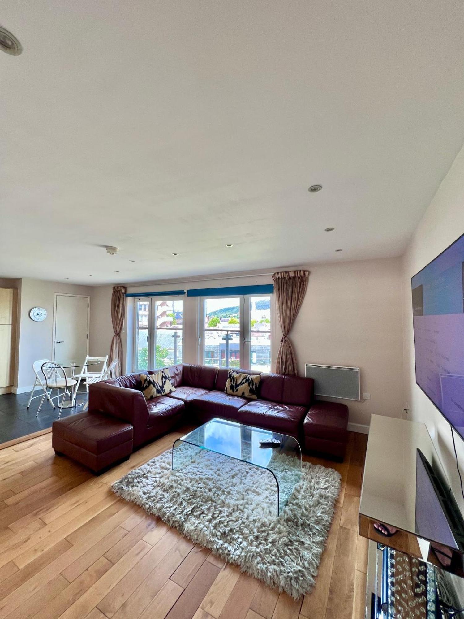 Great City Centre Getaway Apartment 2 Bed Near The Beach And Shopping Area Swansea Eksteriør bilde