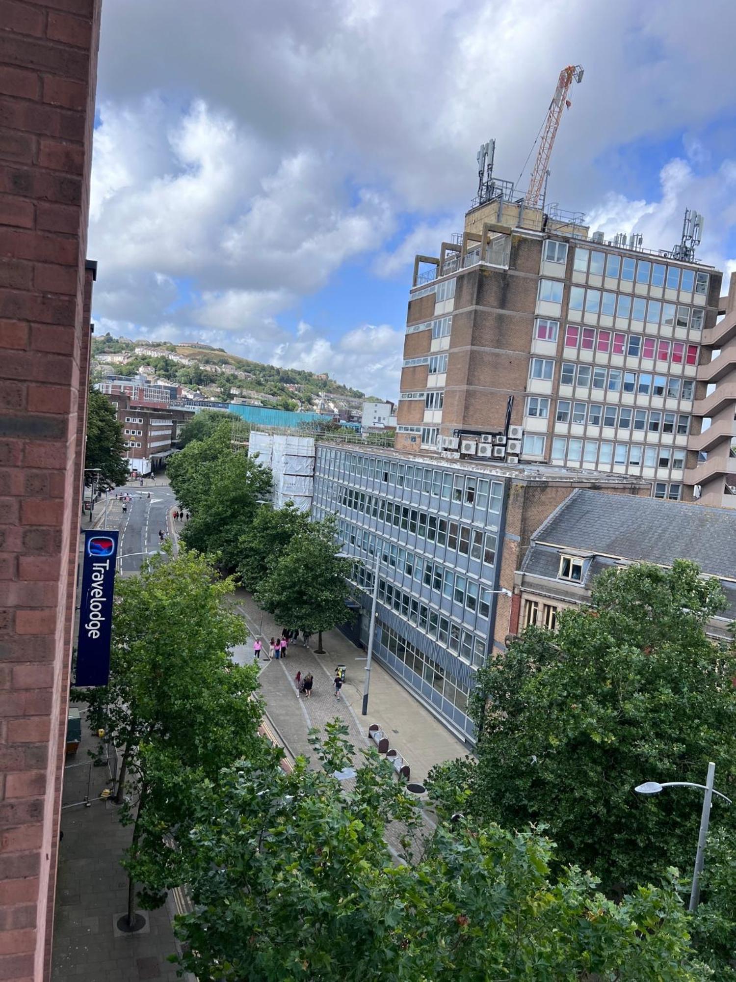 Great City Centre Getaway Apartment 2 Bed Near The Beach And Shopping Area Swansea Eksteriør bilde